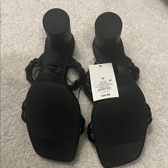 Women’s heels - Picture 2 of 2